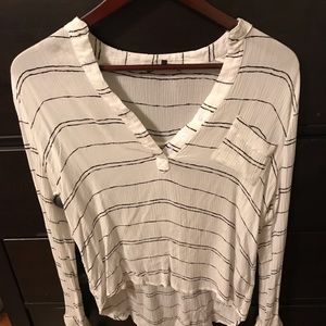 Mid button up light weight stiles top